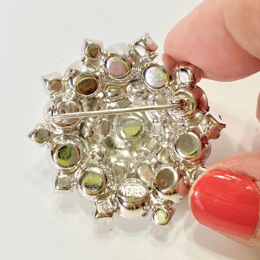 Weiss VTG Rhinestone Brooch Excellent Condition! - Picture 7 of 9